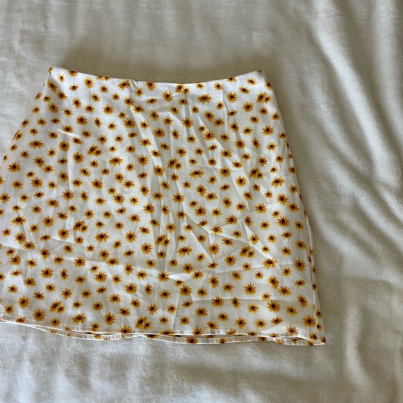 WeWoreWhat Sunflower Mini Skirt - Picture 2 of 10
